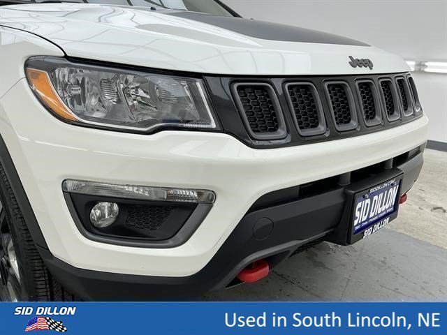 Used 2018 White Clearcoat Jeep Trailhawk image 23