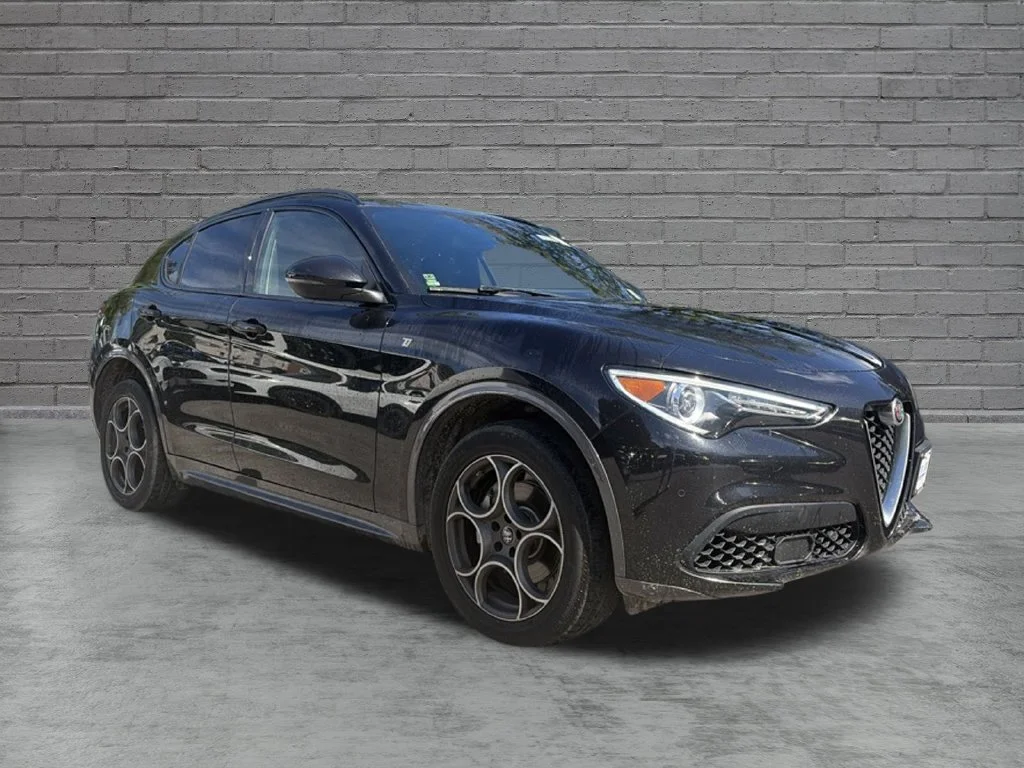 Used 2023 Black Metallic Alfa Romeo Ti image 2