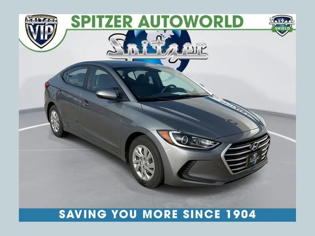 Used 2018 Gray Hyundai SE image 1