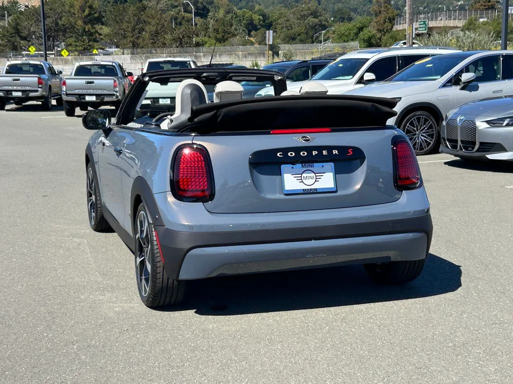 New 2026 Copper Grey Metallic MINI Signature Plus image 3