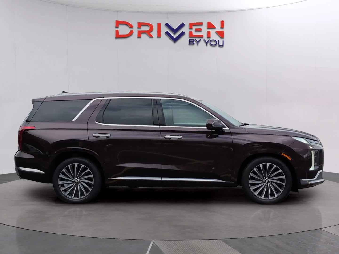 Used 2024 Sierra Burgundy Hyundai Calligraphy image 6