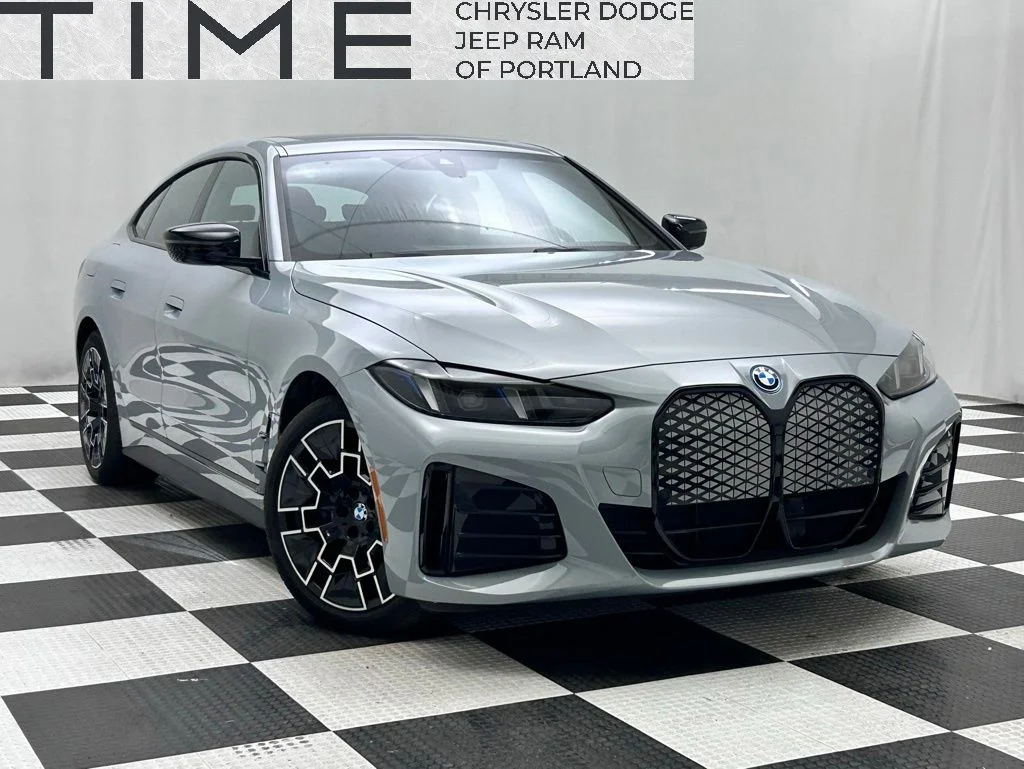 Used 2025 Gray BMW xDrive40 image 1