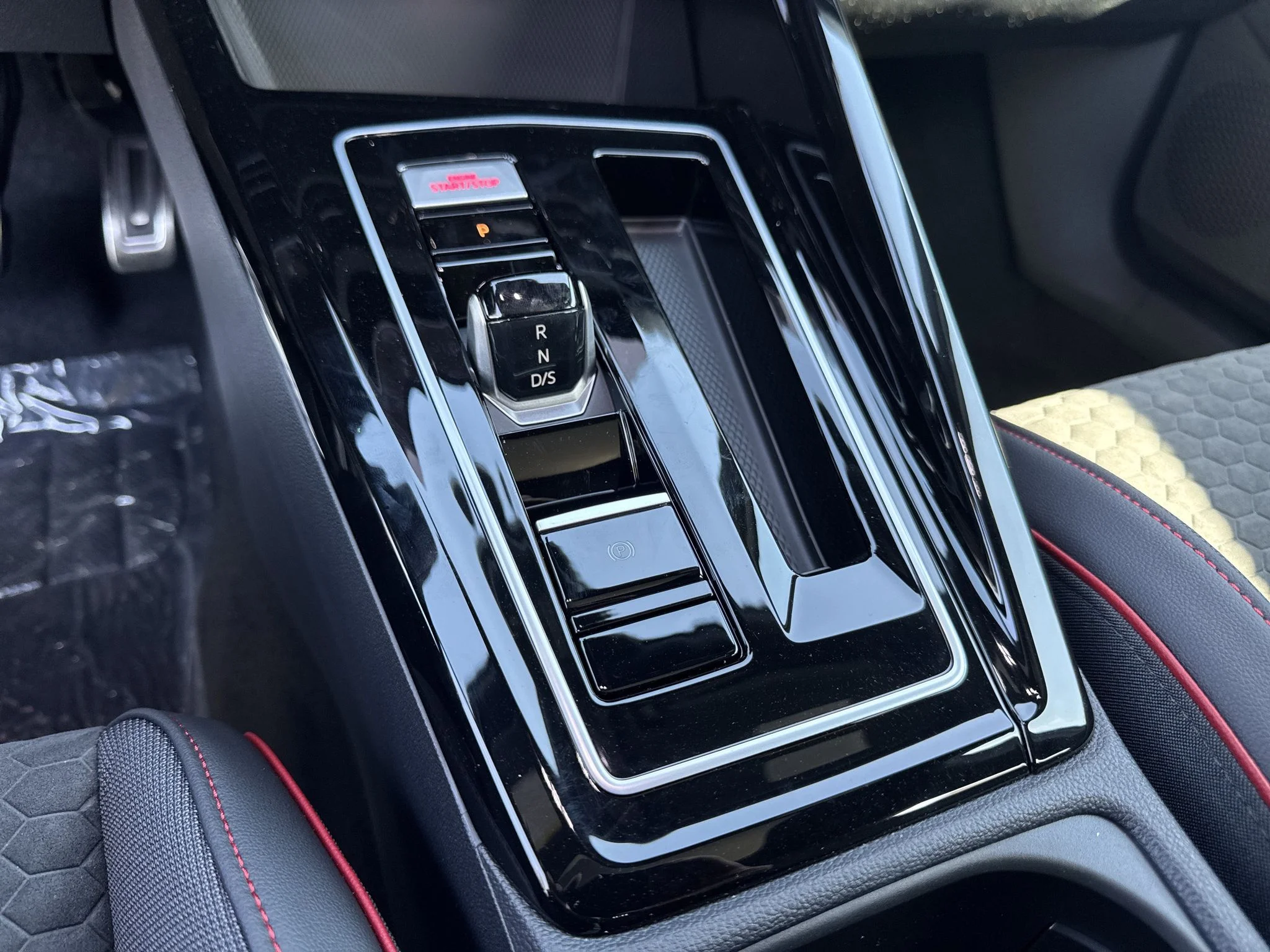 New 2026 Moonstone Gray Volkswagen SE image 28