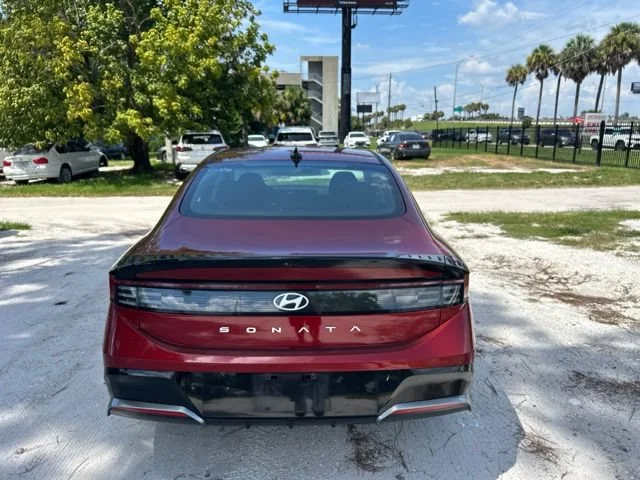 Used 2025 Ultimate red Hyundai SEL image 17