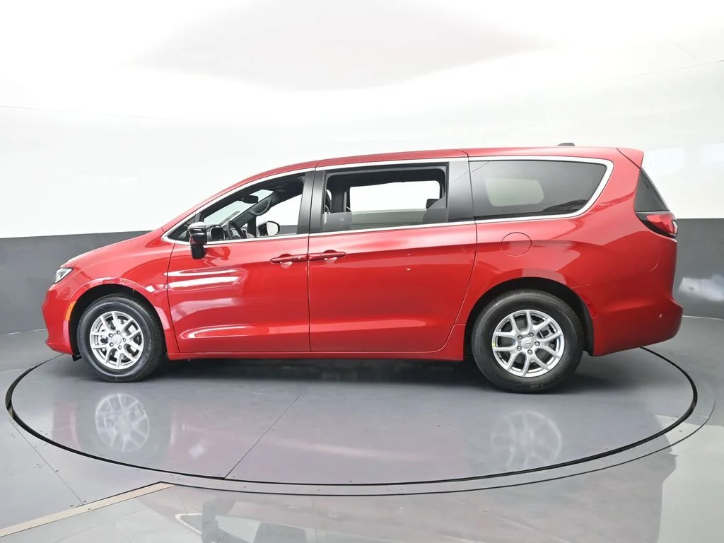 New 2026 Red Hot Pearl-Coat Exterior Paint Chrysler Select image 3