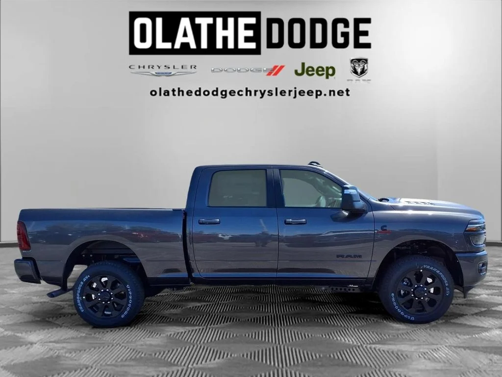 New 2026 Granite Crystal Metallic Clear-Coat Exterior Paint RAM Laramie image 27