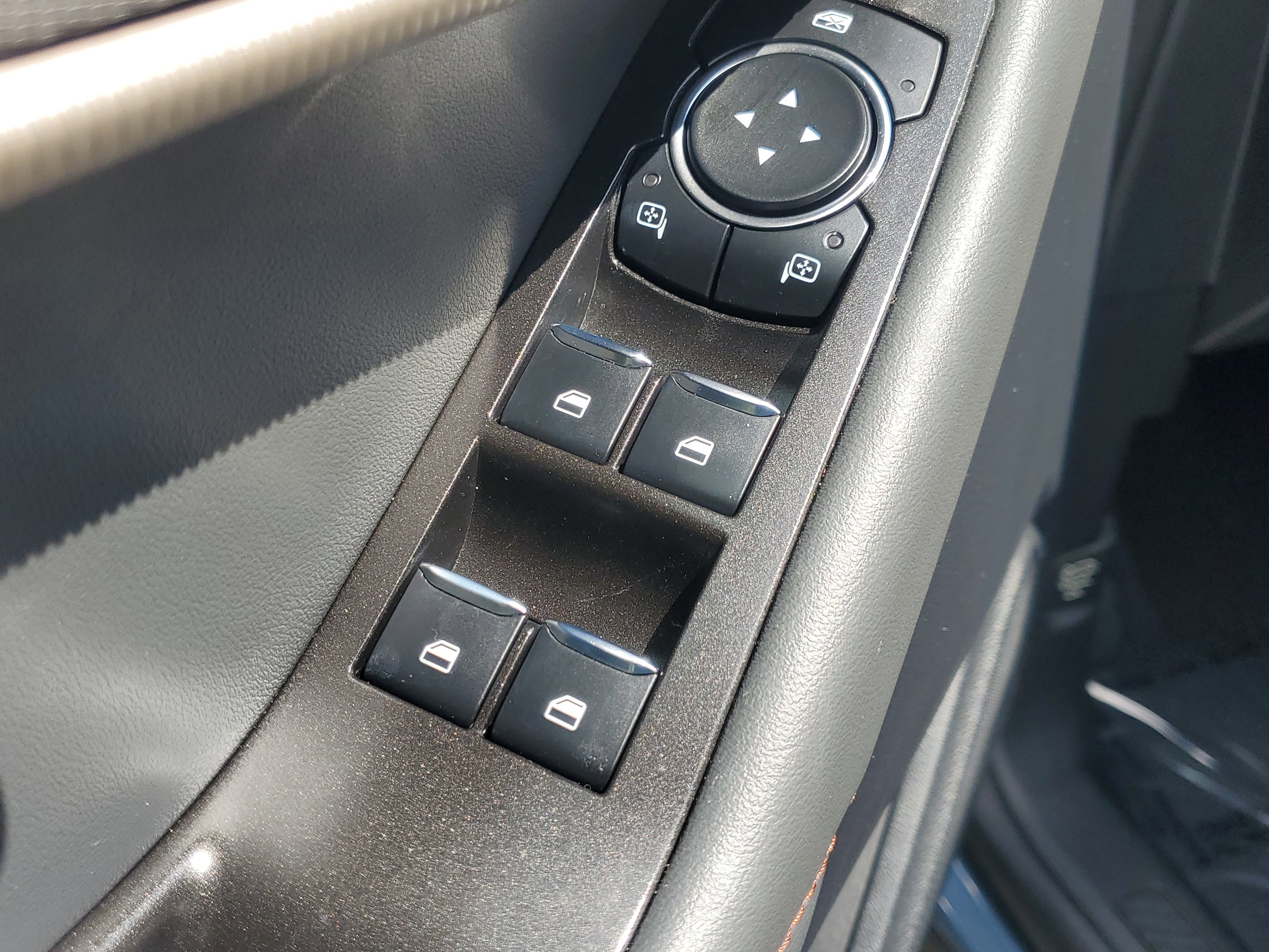 Used 2025 Vapor Blue Ford Active image 21