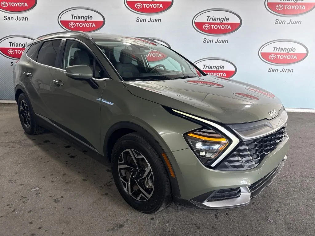 Used 2025 Green Kia LX image 3