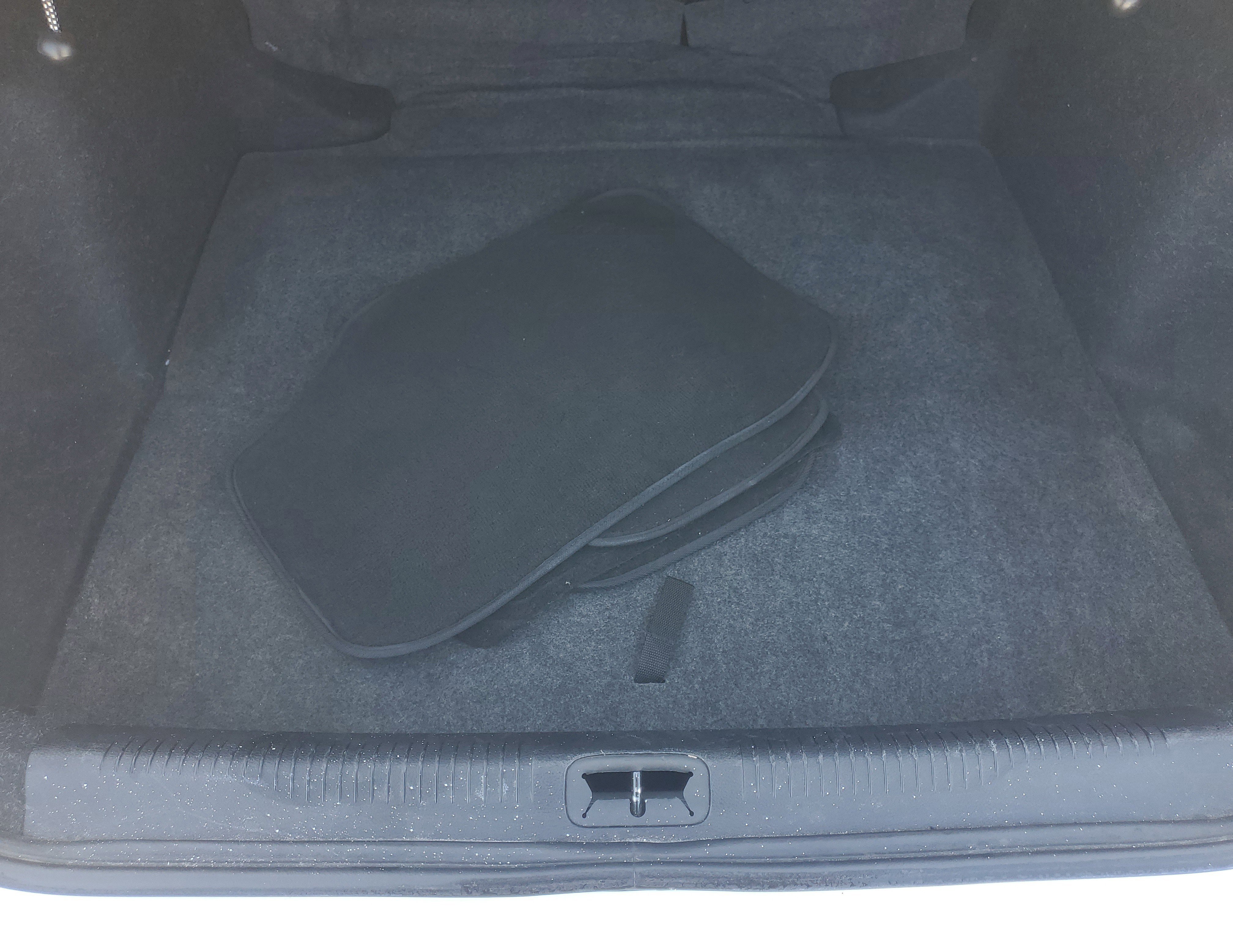 Used 2016 Bright White Clearcoat Chrysler LX image 13