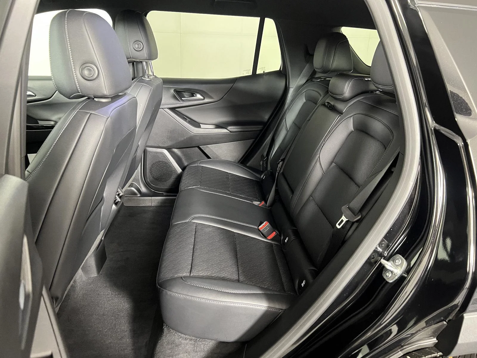 Used 2027 Mosaic Black Metallic Chevrolet AWD LT image 48