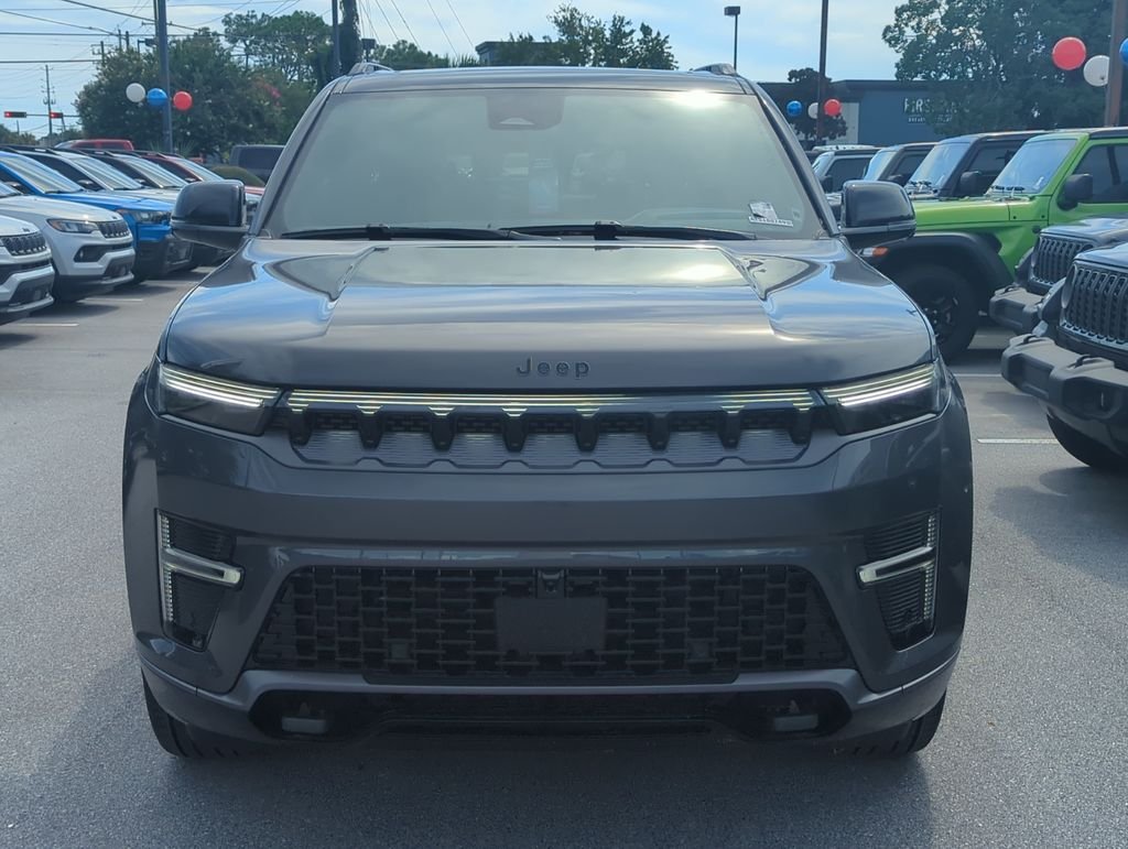 New 2026 Baltic-Gray Metallic Clear-Coat Exterior Paint Jeep Limited Reserve image 10