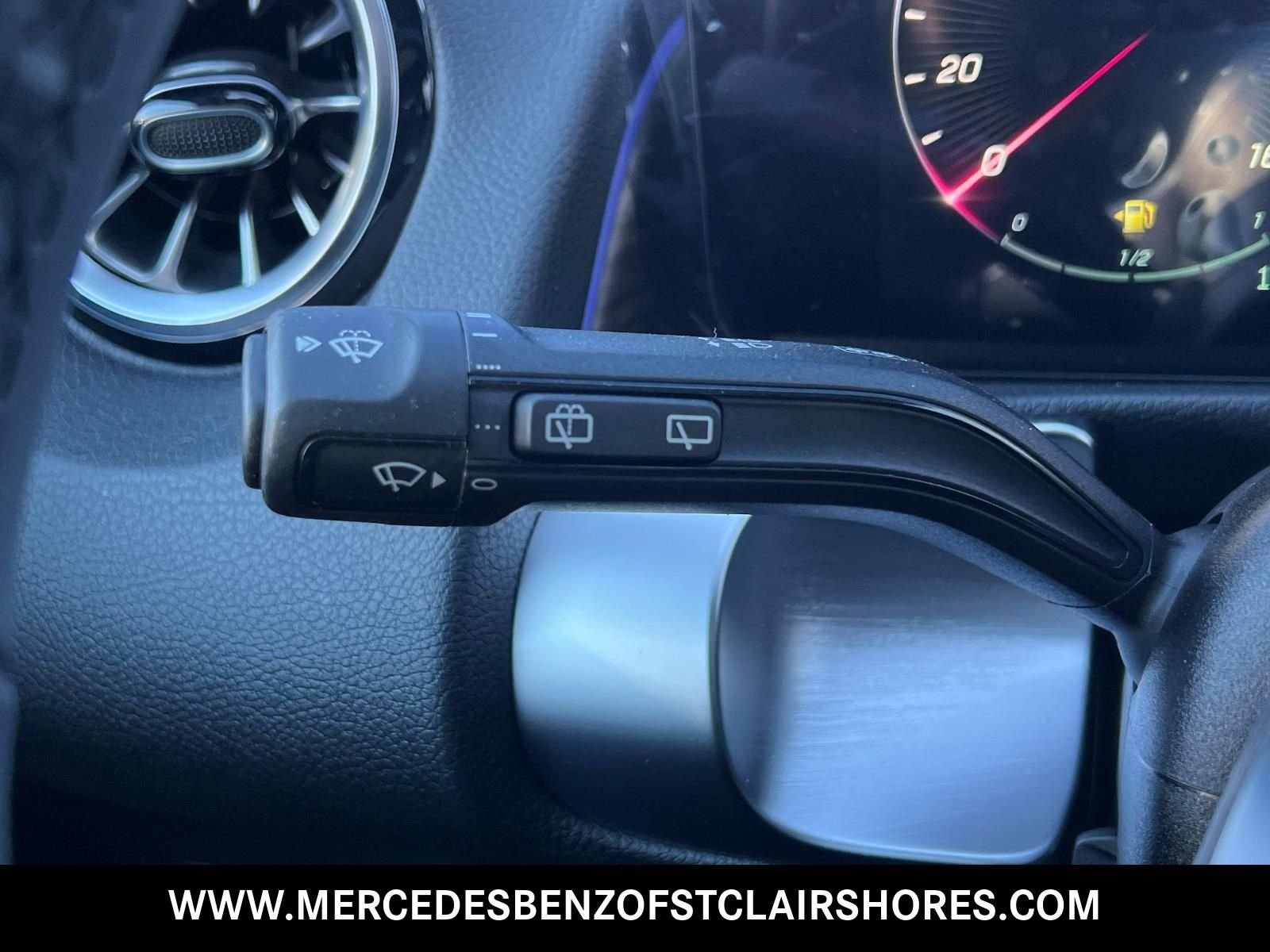 New 2026 Cirrus Silver Metallic Mercedes-Benz GLB 250 image 32