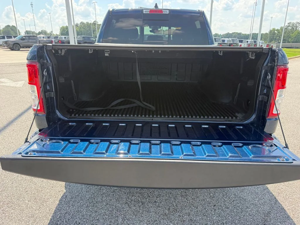 Used 2022 Blue Ram Big Horn/Lone Star image 18