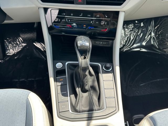 New 2026 Deep Black Pearl Volkswagen 1.5T SE image 34