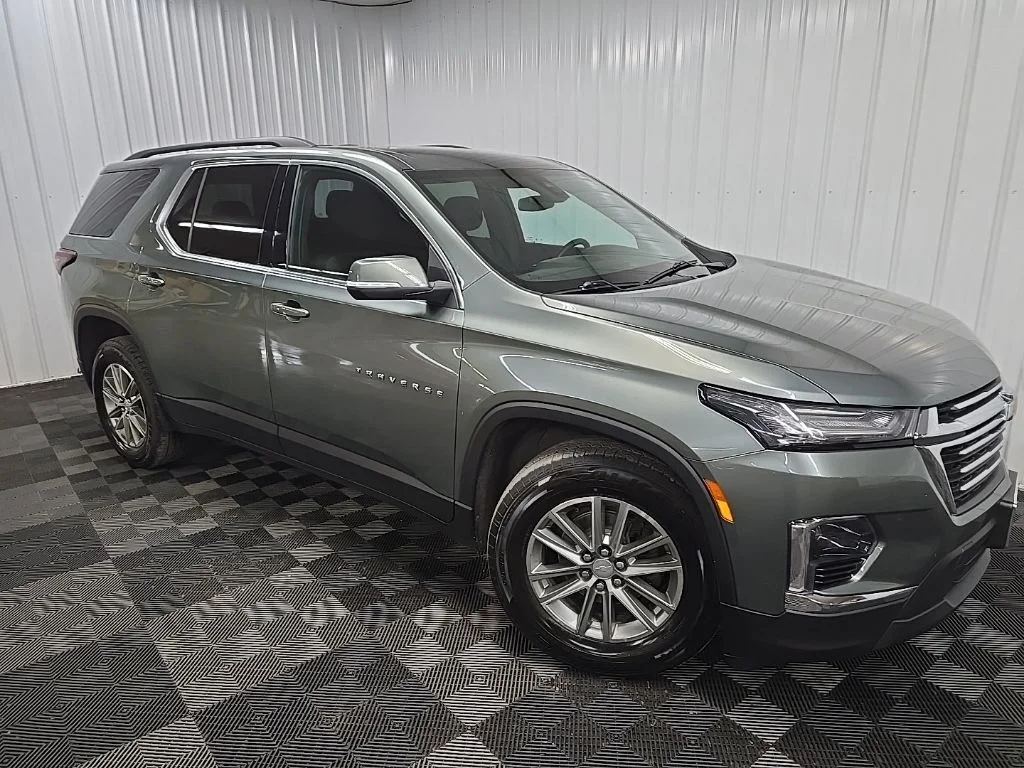 Used 2023 Green Chevrolet LT image 7