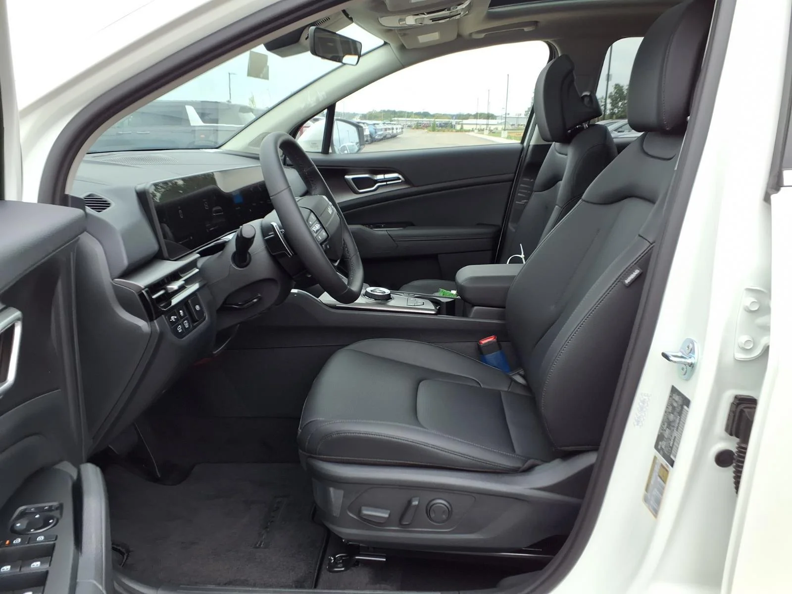 New 2027 Snow White Pearl Kia EX image 13