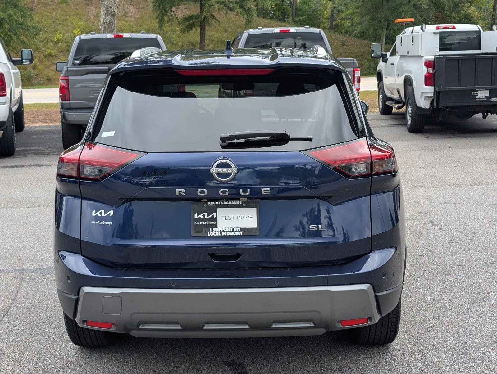 2026 Nissan Rogue SL - Photo 8