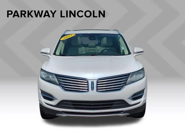 Used 2015 White Lincoln Base image 8