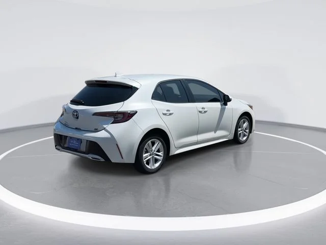 Used 2019 White Toyota SE image 7