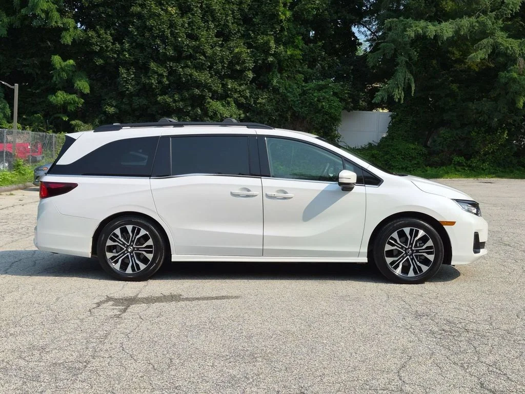 Used 2025 White Honda Elite image 2