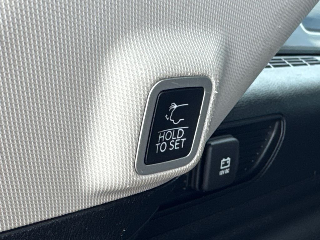Used 2022 Black Jeep 4xe image 13