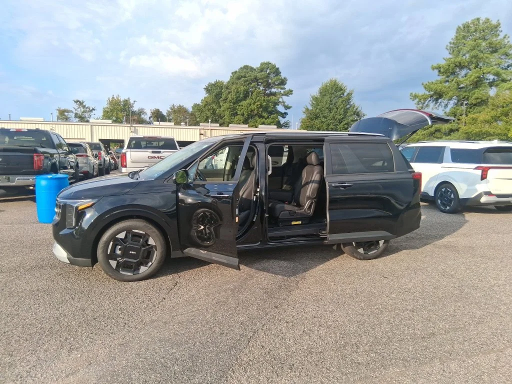 Certified Used 2026 Black Kia EX image 21