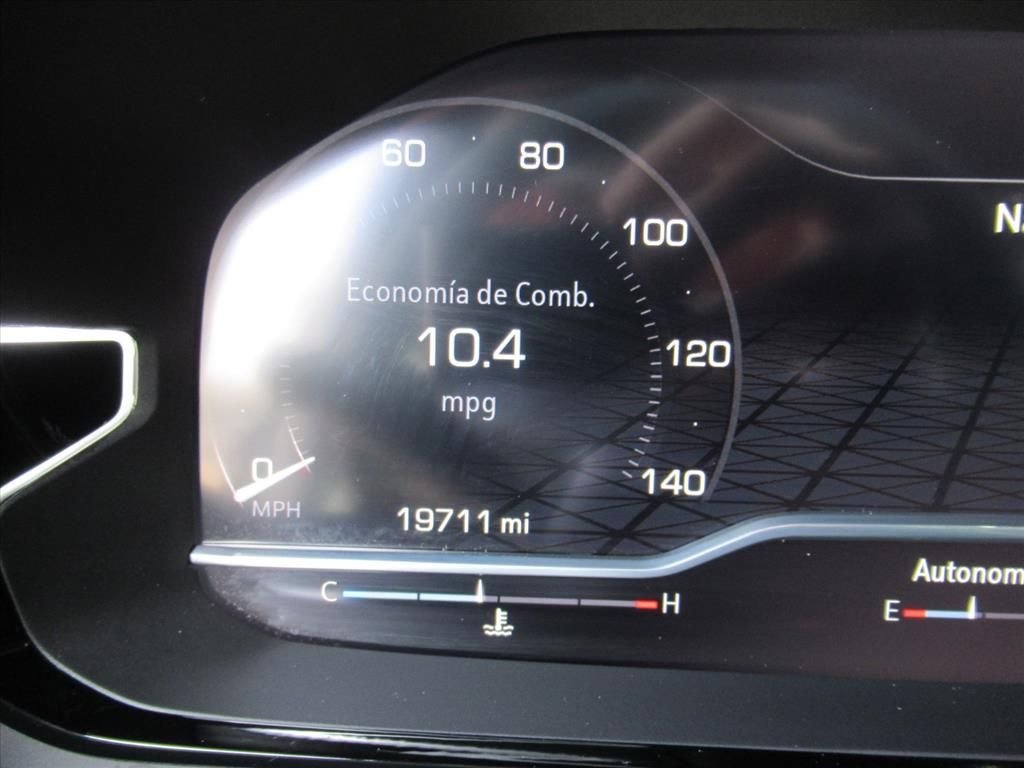 Used 2024 White GMC Denali image 28