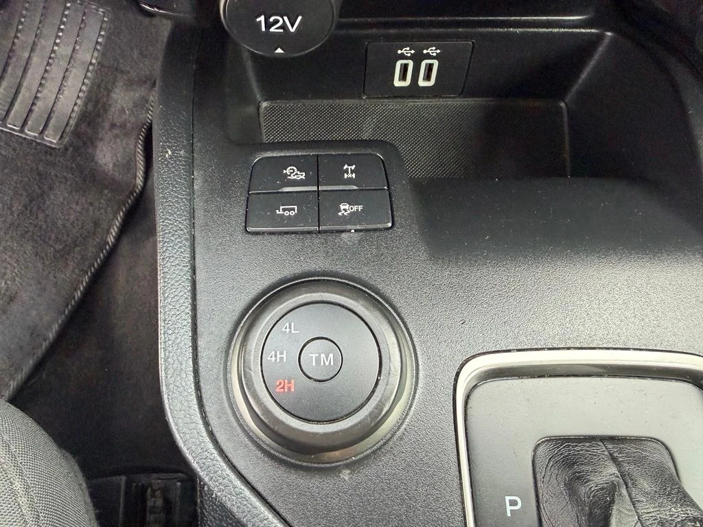Used 2022 White Ford XLT image 24
