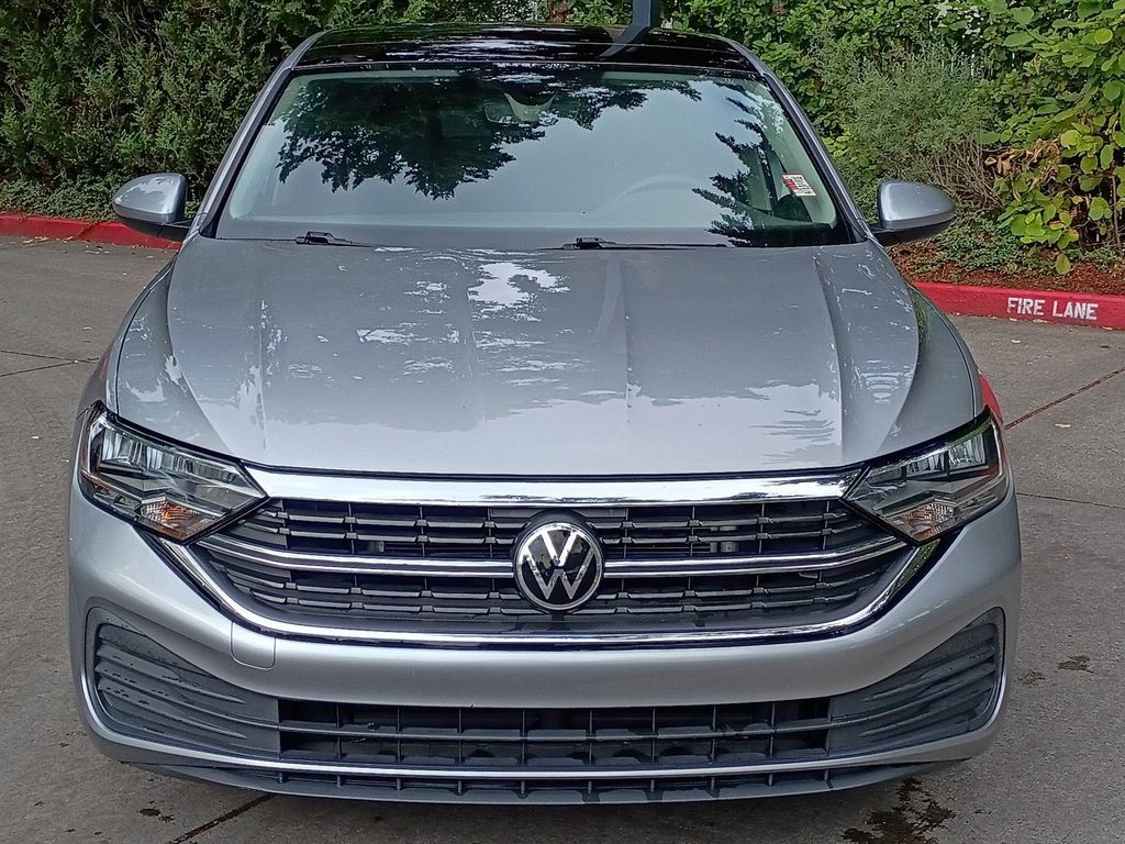 Used 2022 Silver Volkswagen 1.5T SE image 12