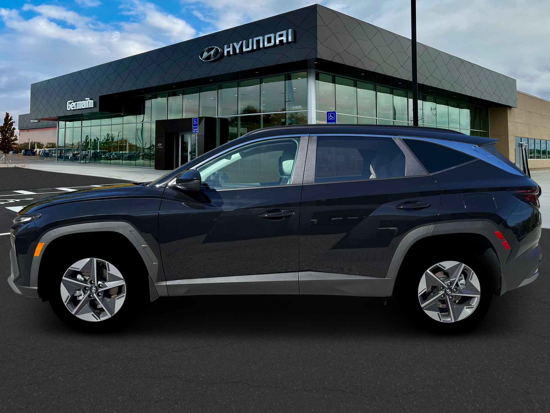 New 2026 Ash Black Hyundai SEL AWD image 3