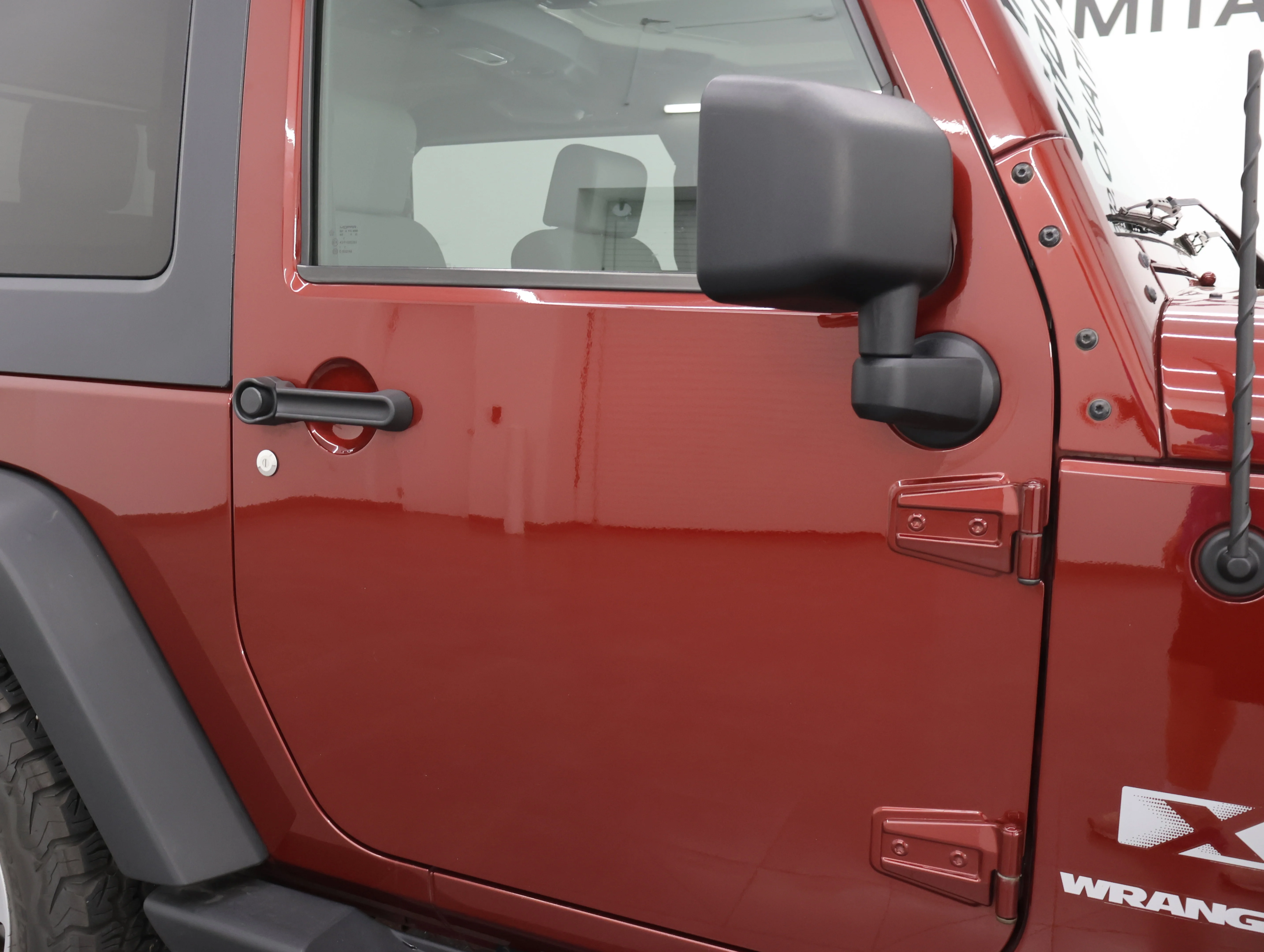 Used 2009 Red Rock Crystal Pearl Jeep X image 20