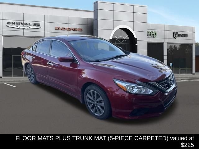 2017 Nissan Altima SV - Photo 1