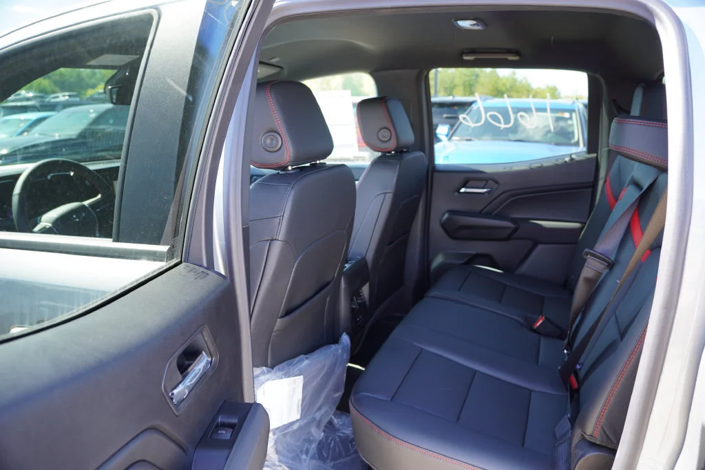 2026 Chevrolet Colorado Z71 - Photo 11