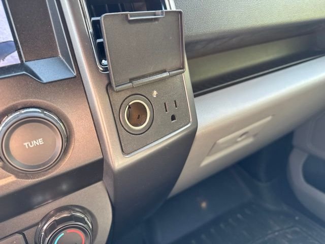 Used 2019 Blue Ford XLT image 22