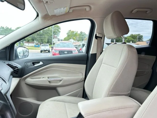 Used 2017 Gray Ford SE image 29