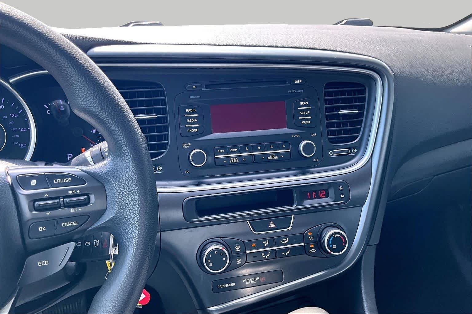 Used 2015 Sparkling Silver Kia LX image 9