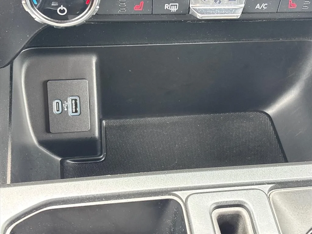 Used 2021 Gray Ford XLT image 34
