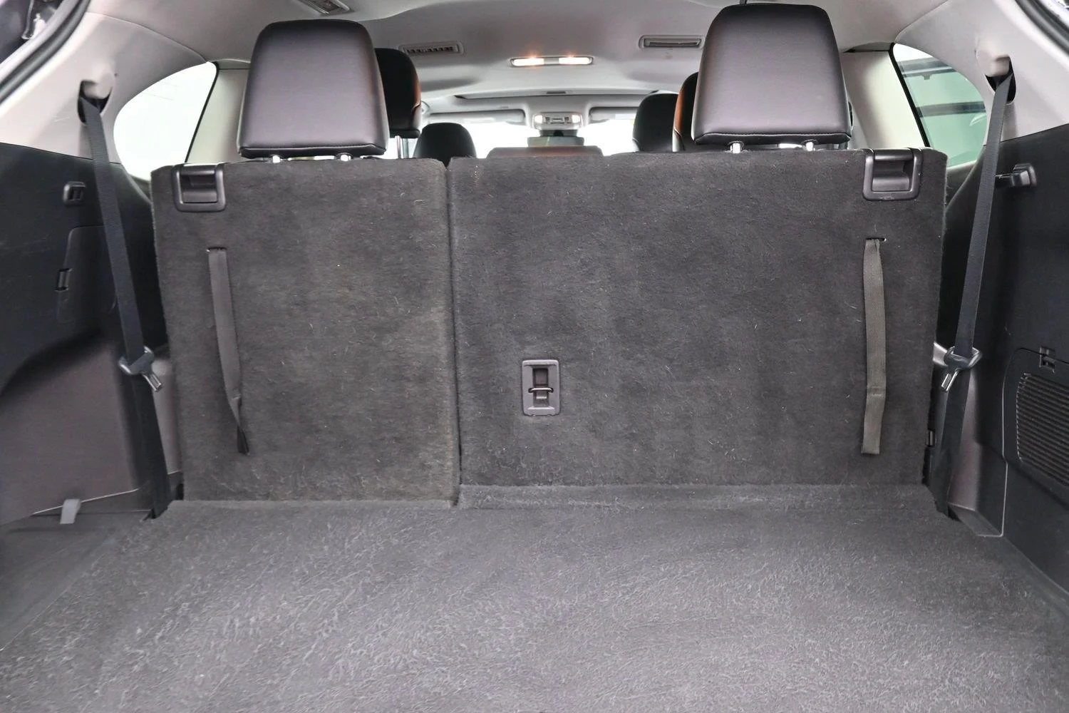 Used 2022 Magnetic Gray Metallic Toyota XLE image 9
