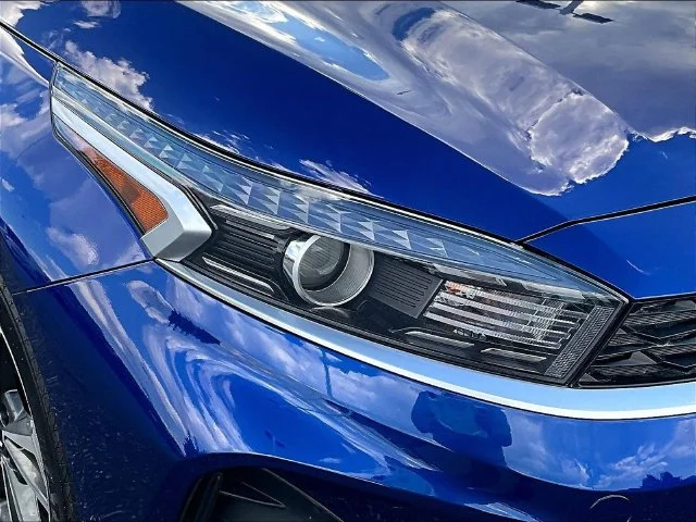 Used 2023 Blue Kia LXS image 31
