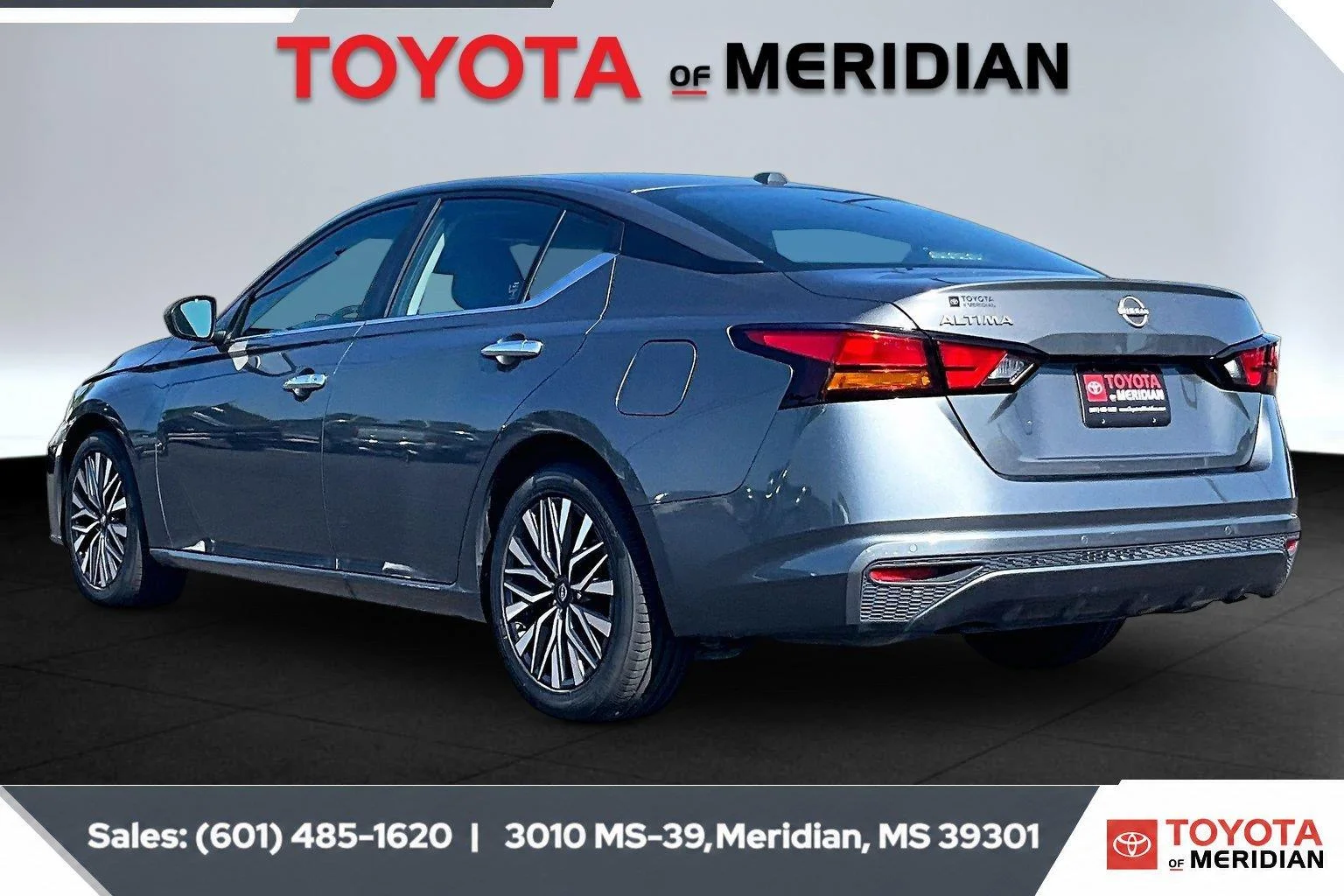 Used 2025 Gun Metallic Nissan SV image 2