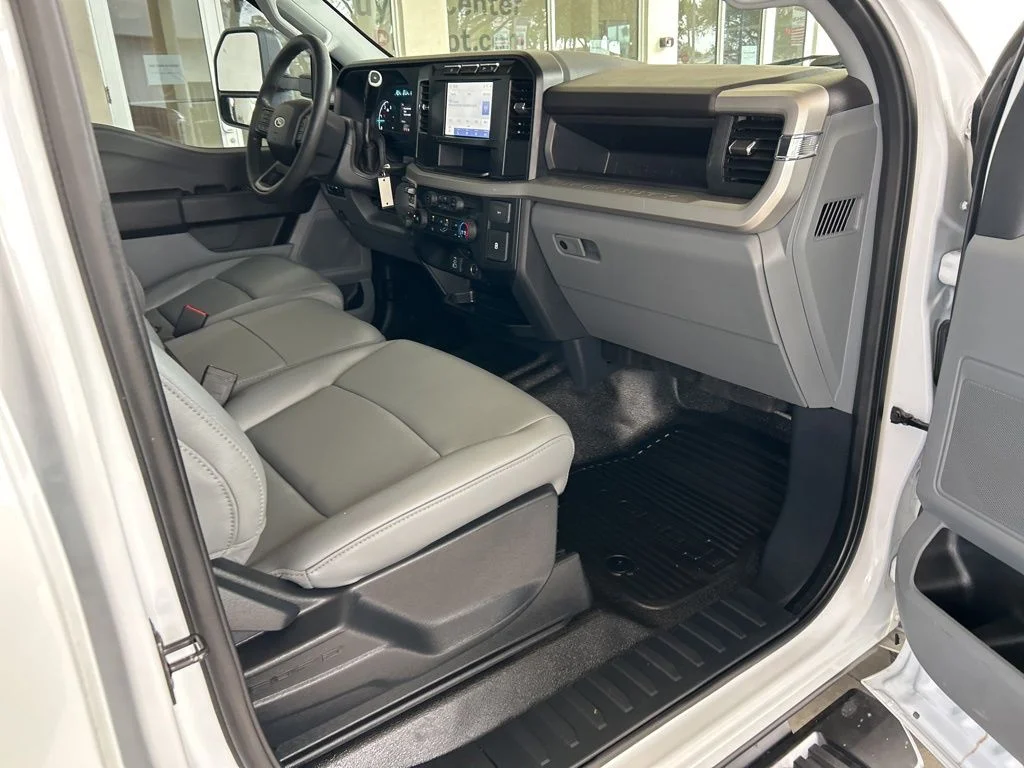 Used 2024 White Ford XL image 25