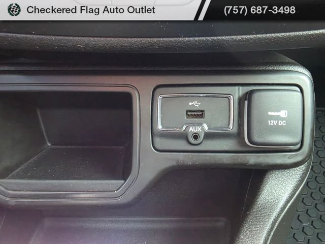 Used 2021 Sting-Gray Clearcoat Jeep Latitude image 32