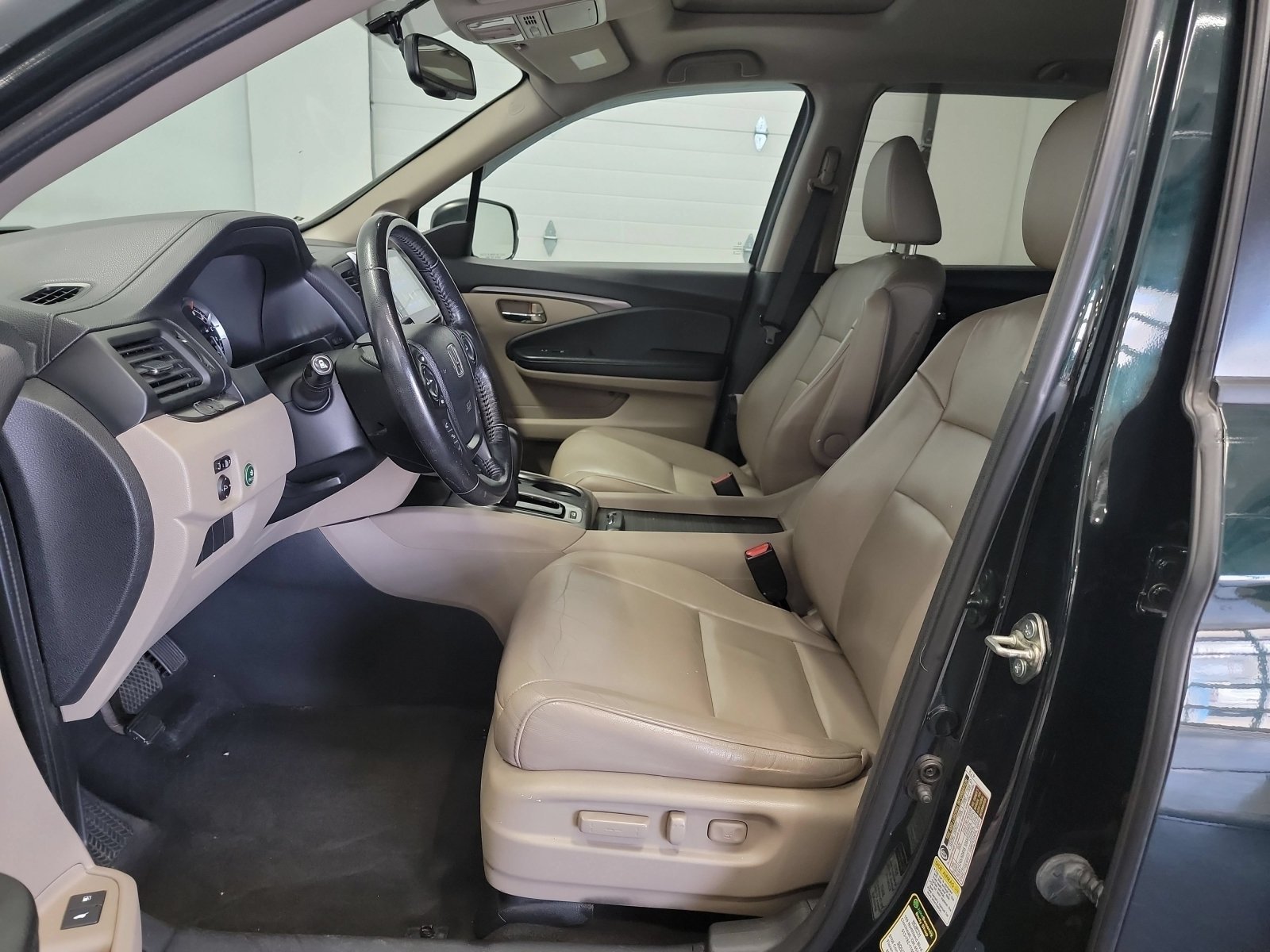 Used 2016 Black Forest Pearl Honda EX-L image 11