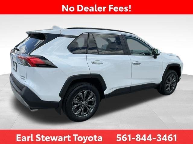 Certified Used 2024 WIND CHILL PEARL Toyota  image 5