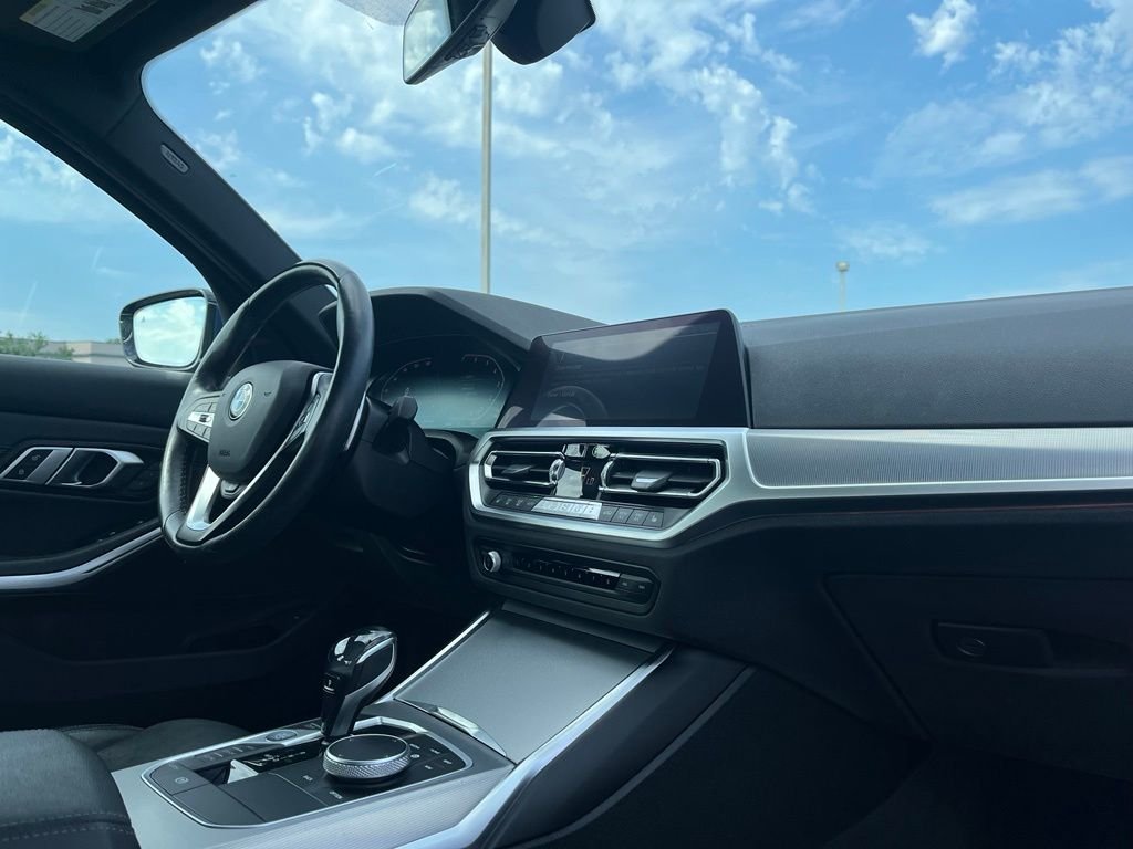 Used 2021 Phytonic Blue Metallic BMW 330i xDrive image 27