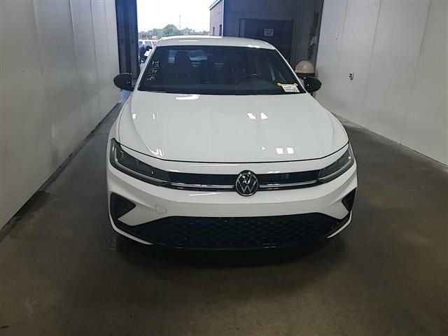 Used 2025 White Volkswagen 1.5T Sport image 24