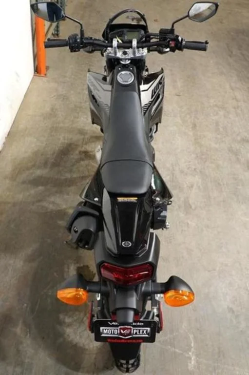 New 2026 BLACK Yamaha 125R image 5