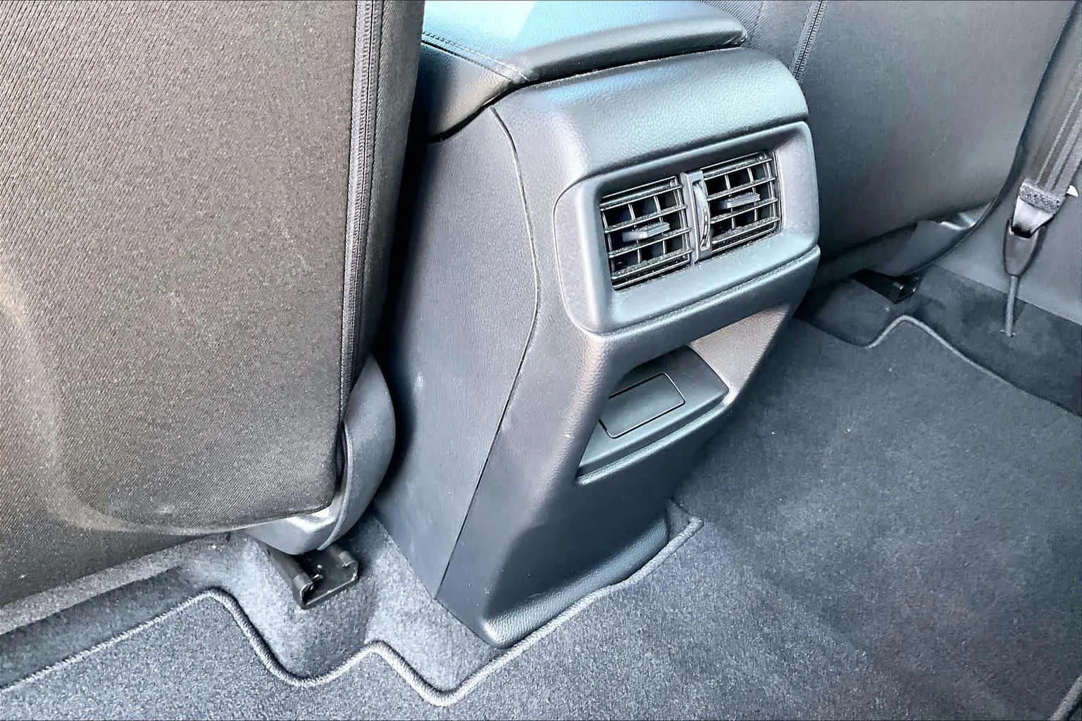 Used 2025 Urban Gray Pearl Honda LX image 31