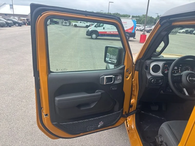 New 2026 Goldilocks Exterior Paint Jeep Sport S image 24
