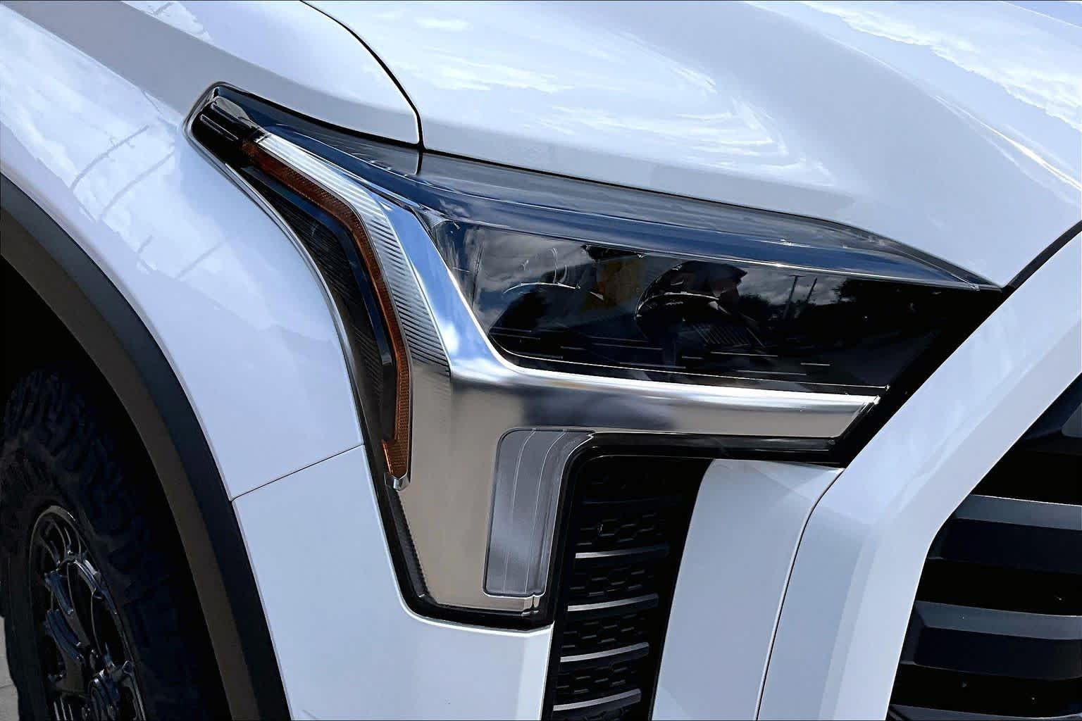 Used 2026 Ice Cap Toyota SR5 image 27